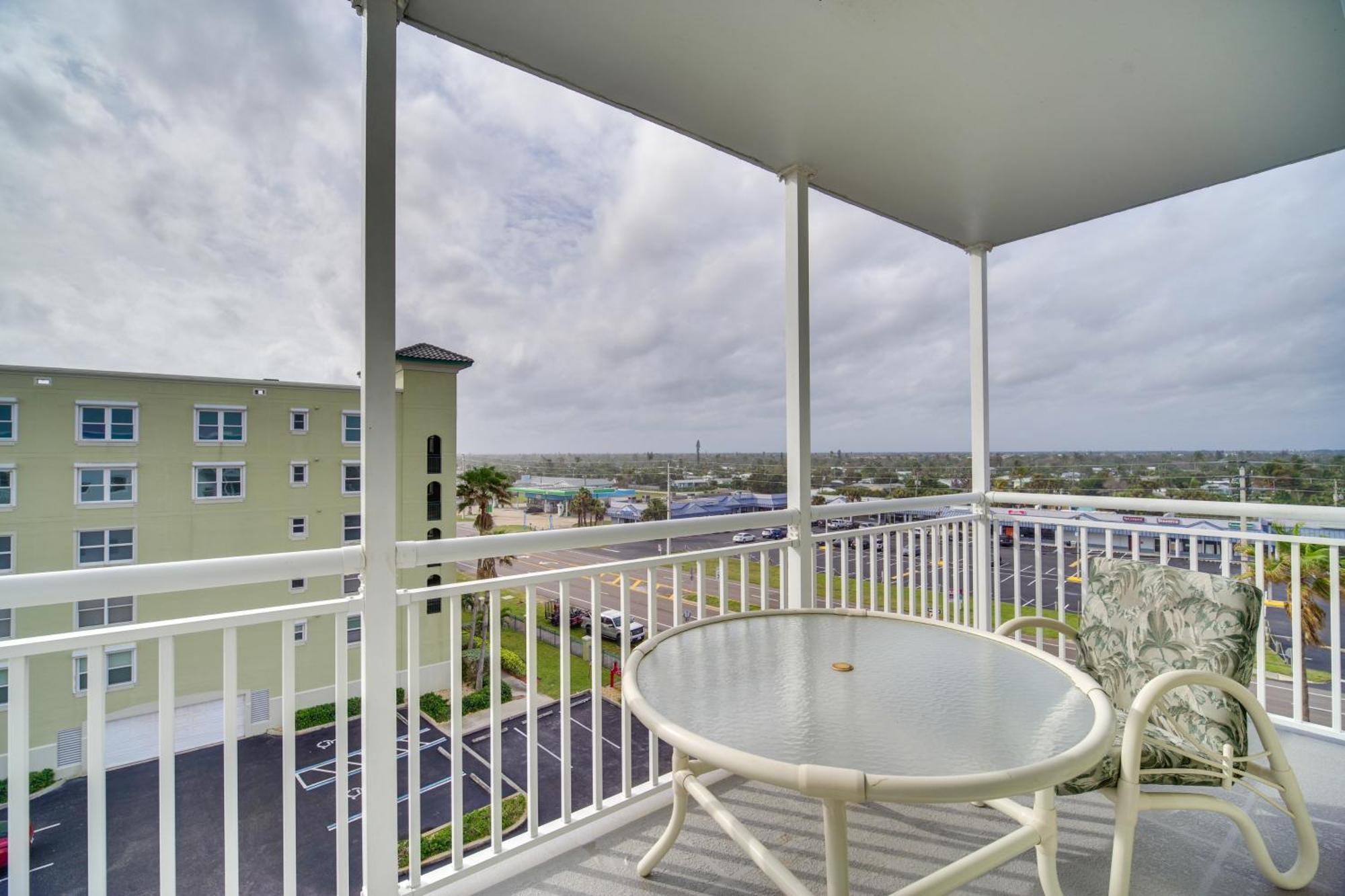 Pet-Friendly Satellite Beach Condo With Balcony! Bagian luar foto